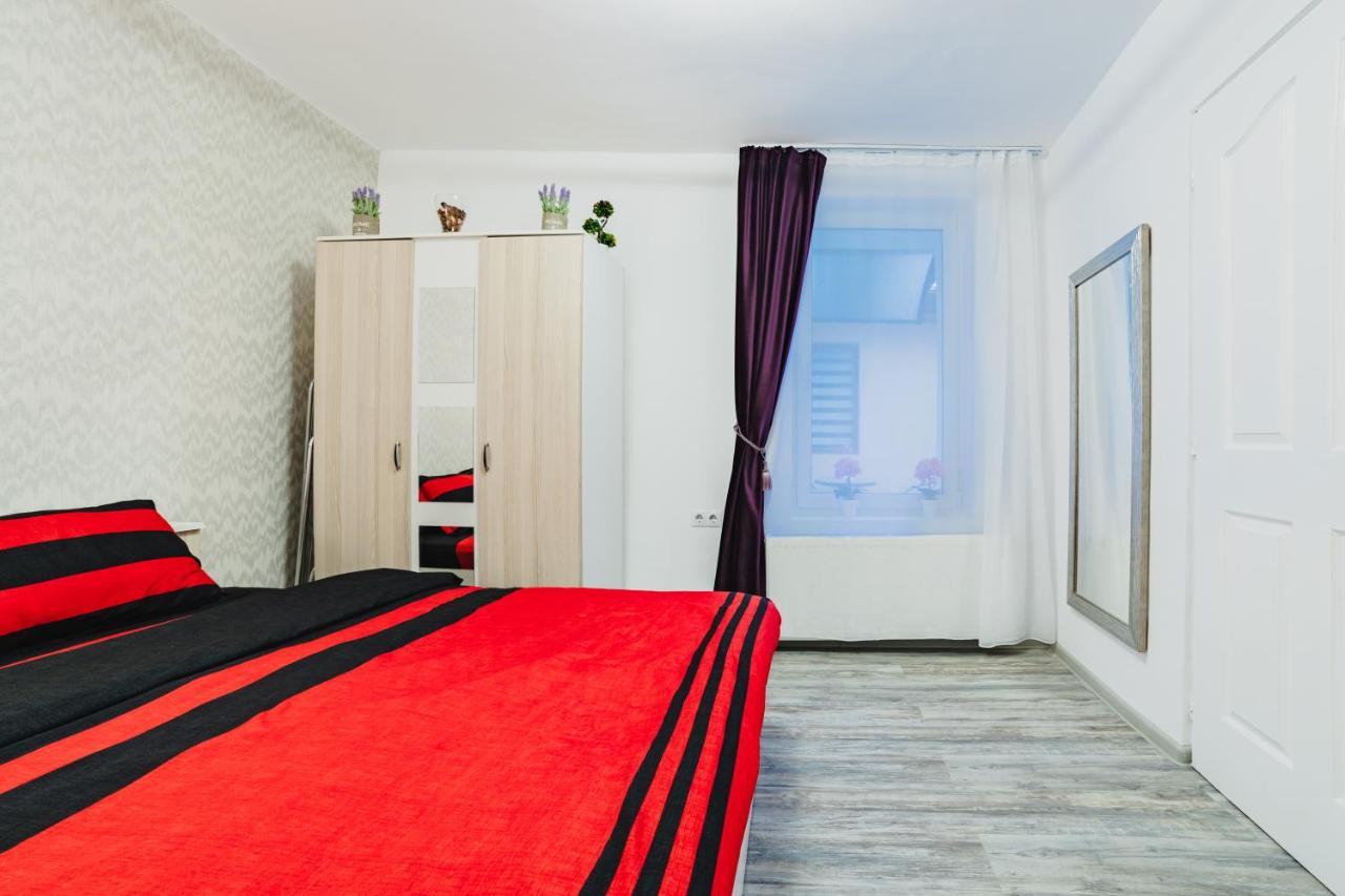 Studio Central Poarta Schei Braşov Exterior foto